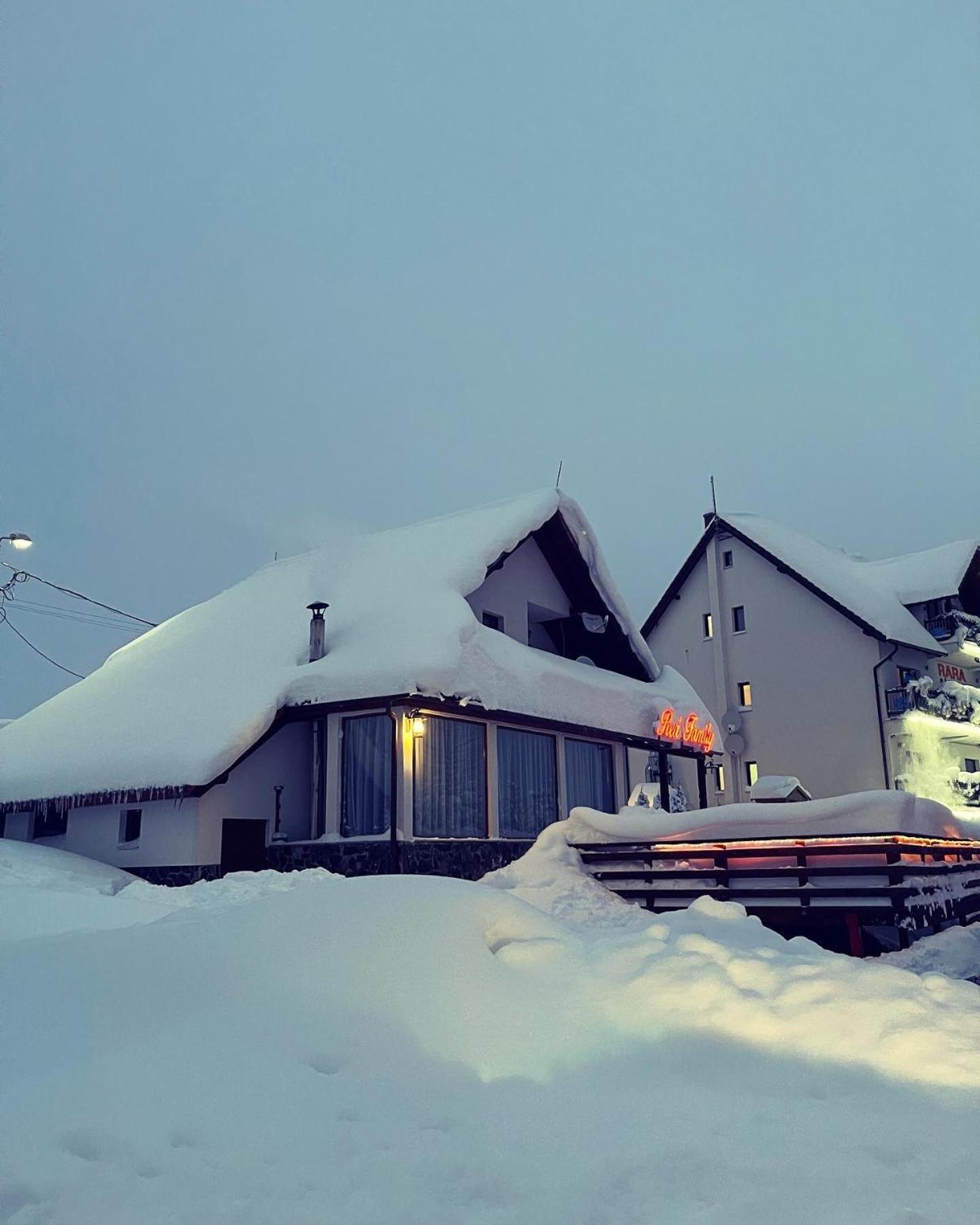 Red Family Apartments Păltiniş Zewnętrze zdjęcie