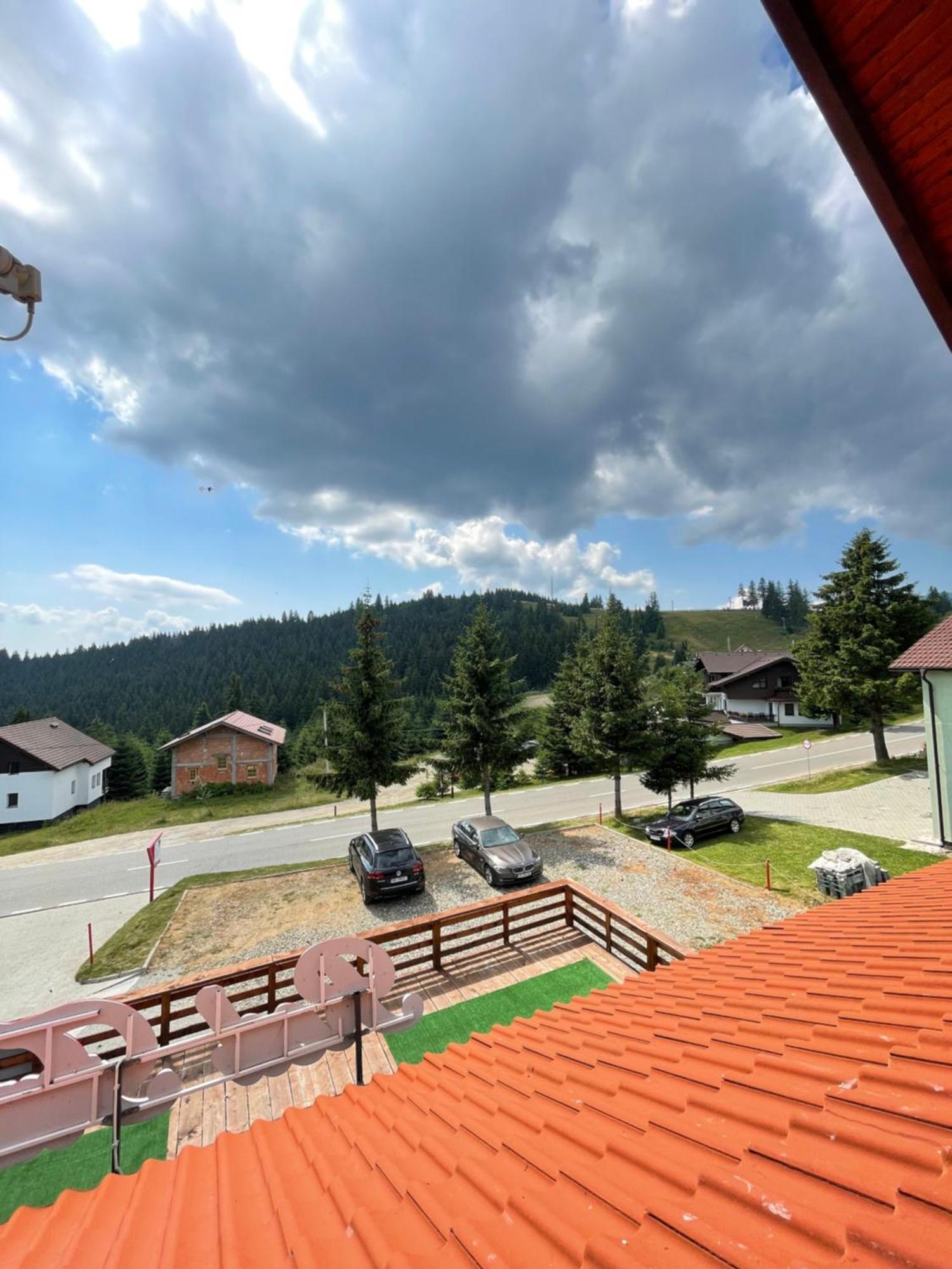 Red Family Apartments Păltiniş Zewnętrze zdjęcie